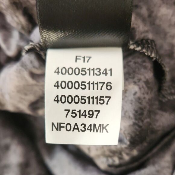 The North Face Womens Riit Sherpa Fleece Cowl Neck Pullover, Black/Gray, Size M - Picture 9 of 11